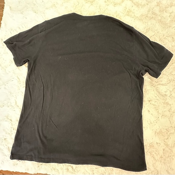 Men’s Old Navy T Shirt - Picture 2 of 2